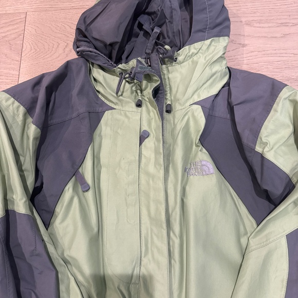 North Face Woman’s Large Summit Series - Picture 2 of 2